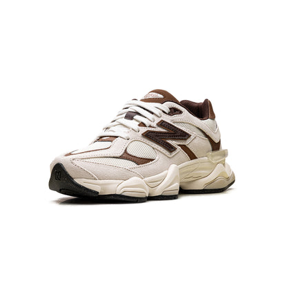 9060 "Breakfast Tea Angora"